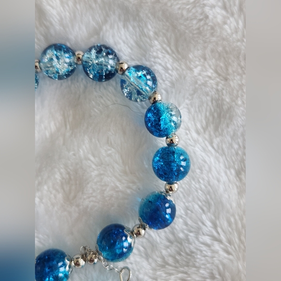 Blue Beaded Butterfly Elastic Charm Bracelet - Picture 5 of 9